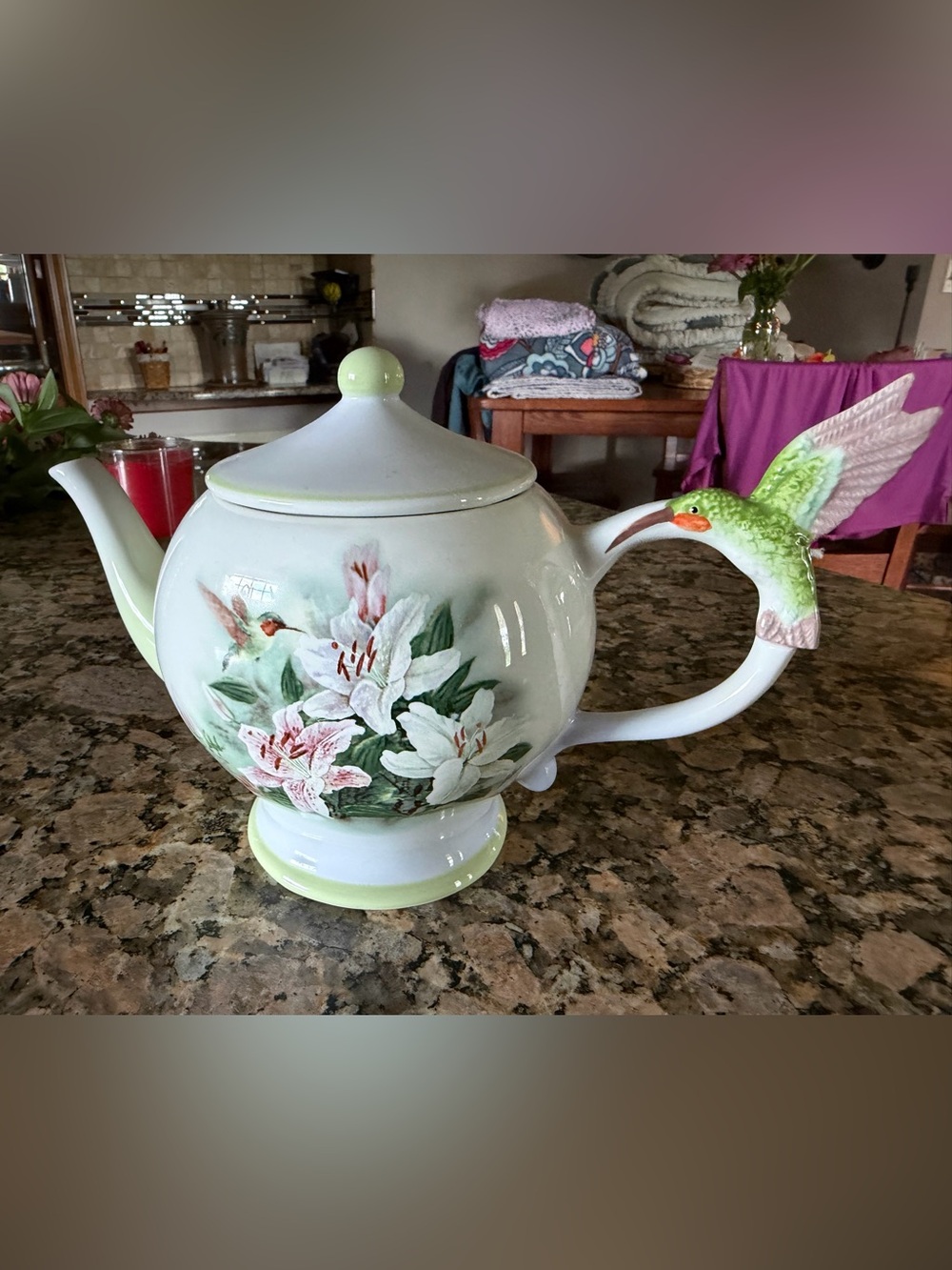 Beautiful Porcelain Hummingbird Teapot NEW
